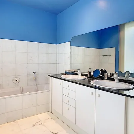 Superb 2 Bedroom With Sea View On The Croisette Apartamento *